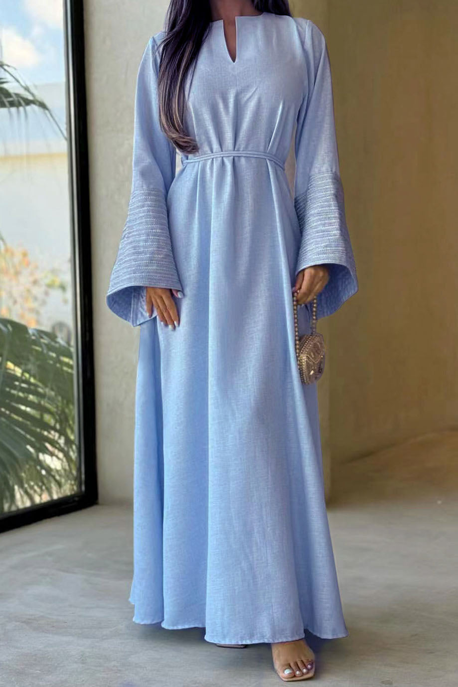 Eloria V-Neck Embroidered Elegant Abaya Dress 813 Blue, L Eloria V-Neck Embroidered Elegant Abaya Dress 813 Blue, L