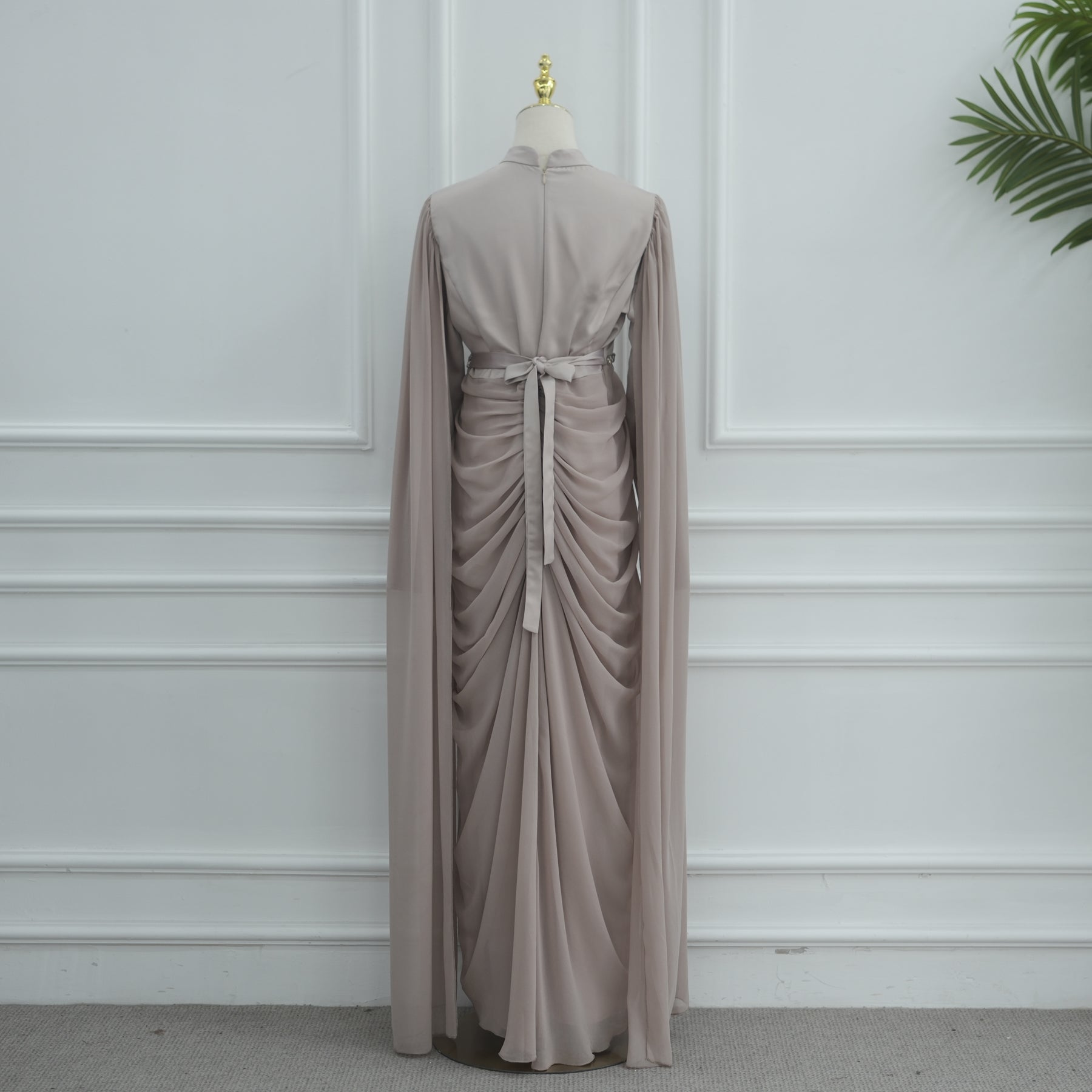 Long-sleeved dress with small high collar and diamond embellishment LR1168