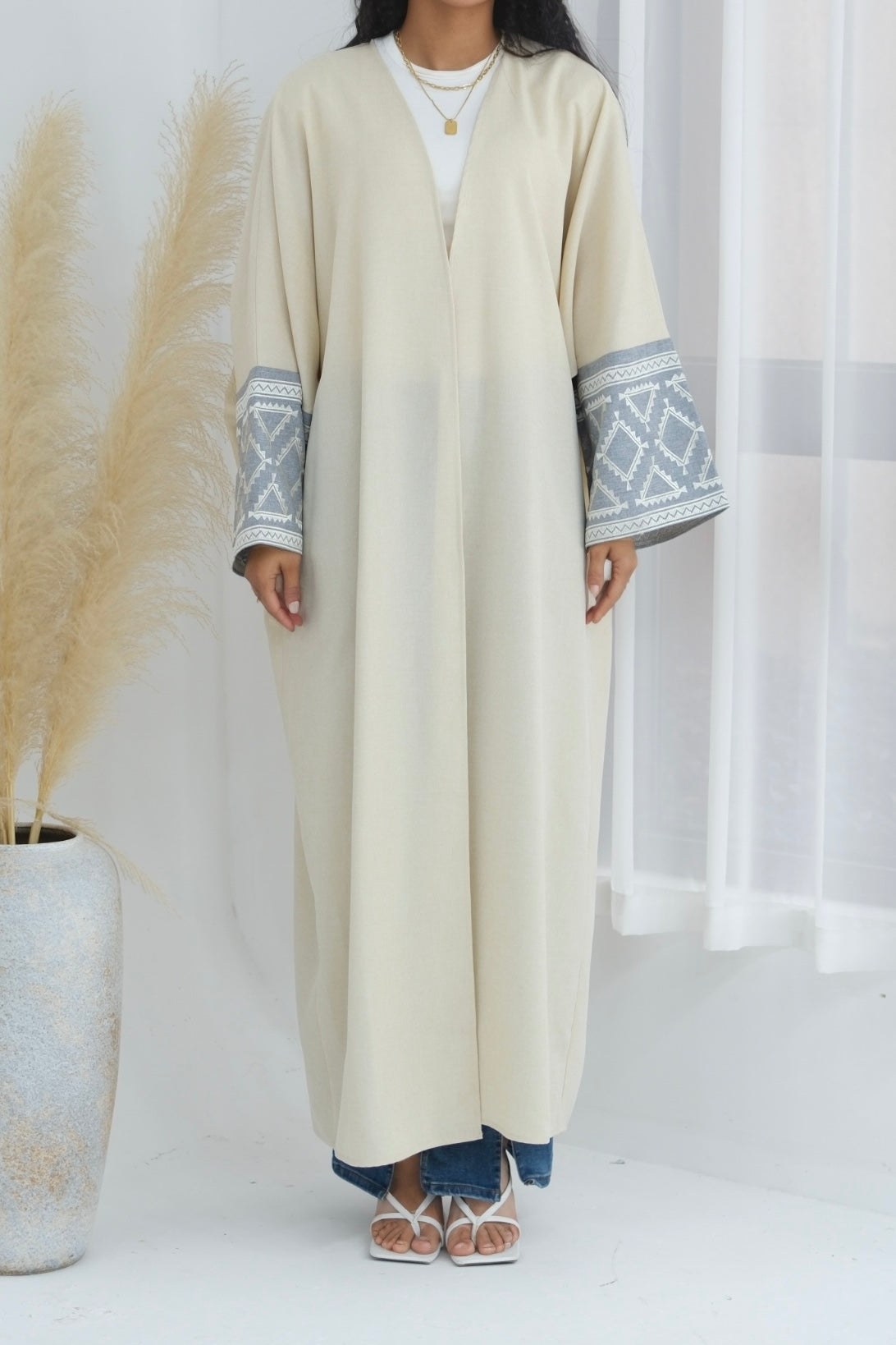 Leila Geometric Pattern Embroidered Open Abaya 772 - Beige - Meliza