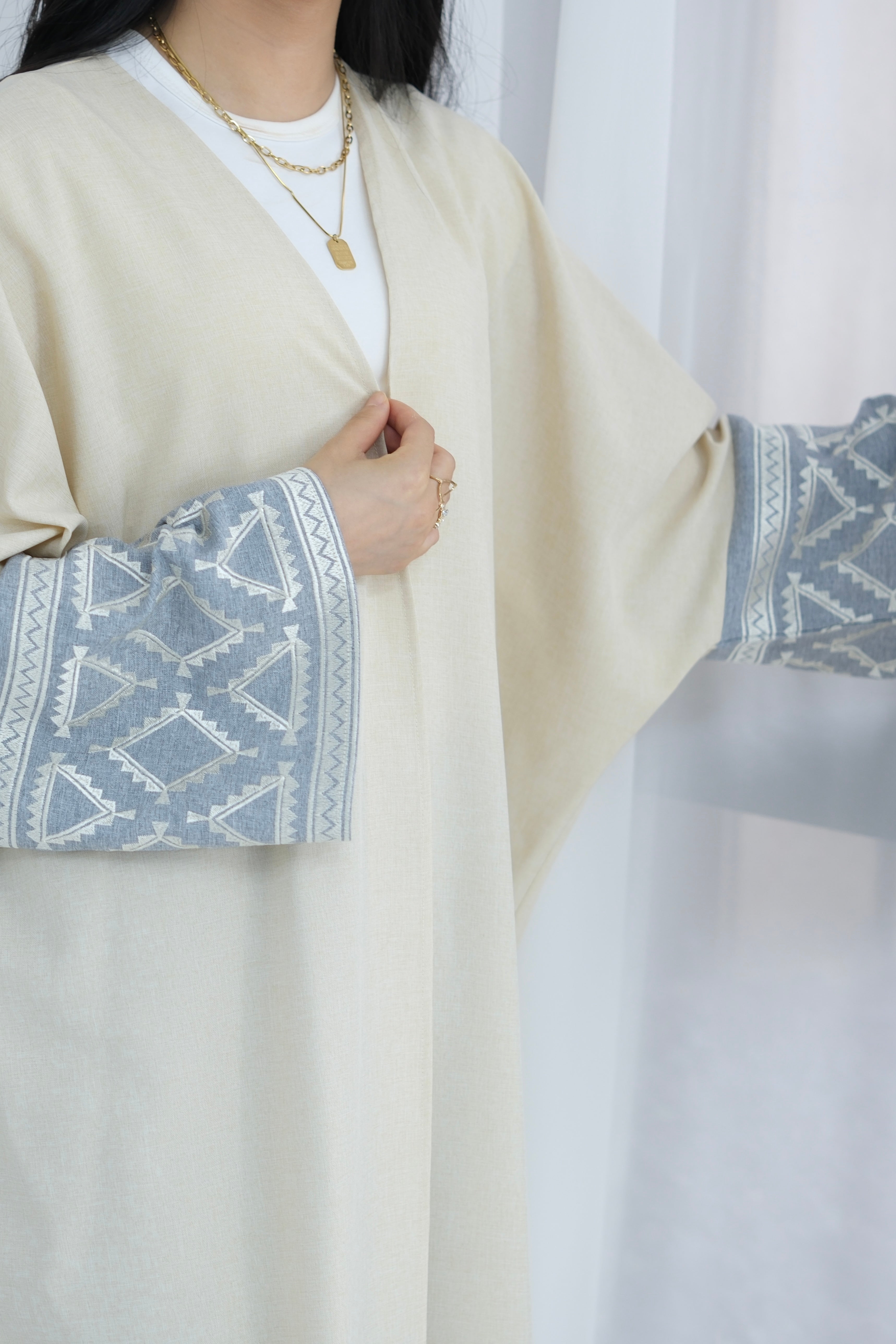 Leila Geometric Pattern Embroidered Open Abaya 772 - Beige - Meliza