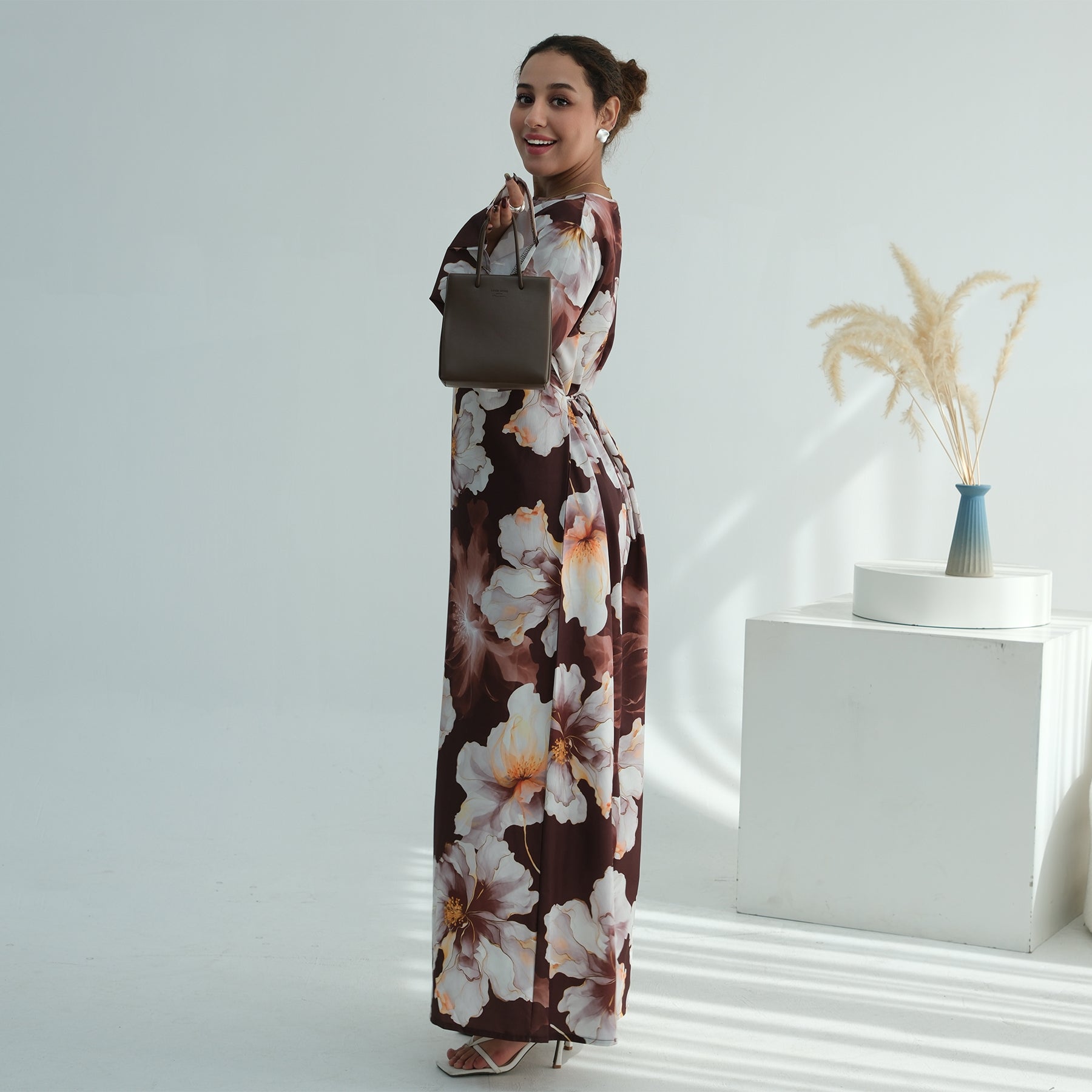 Fashionable European, American, and Middle Eastern floral-print dress/robe LR1123