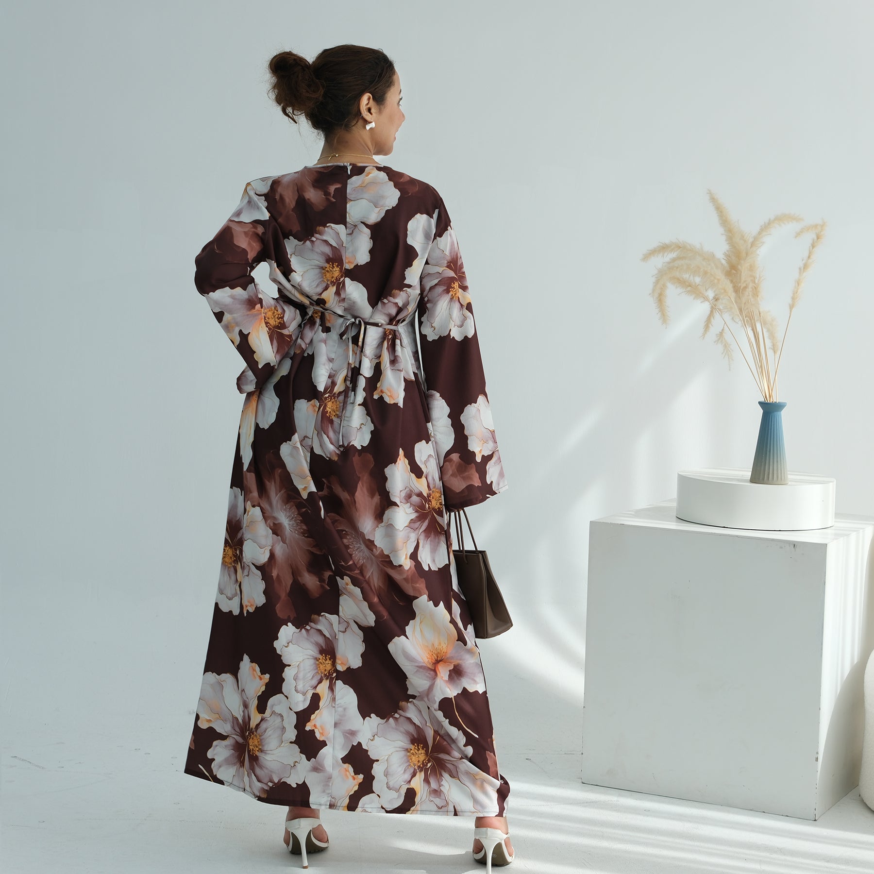 Fashionable European, American, and Middle Eastern floral-print dress/robe LR1123