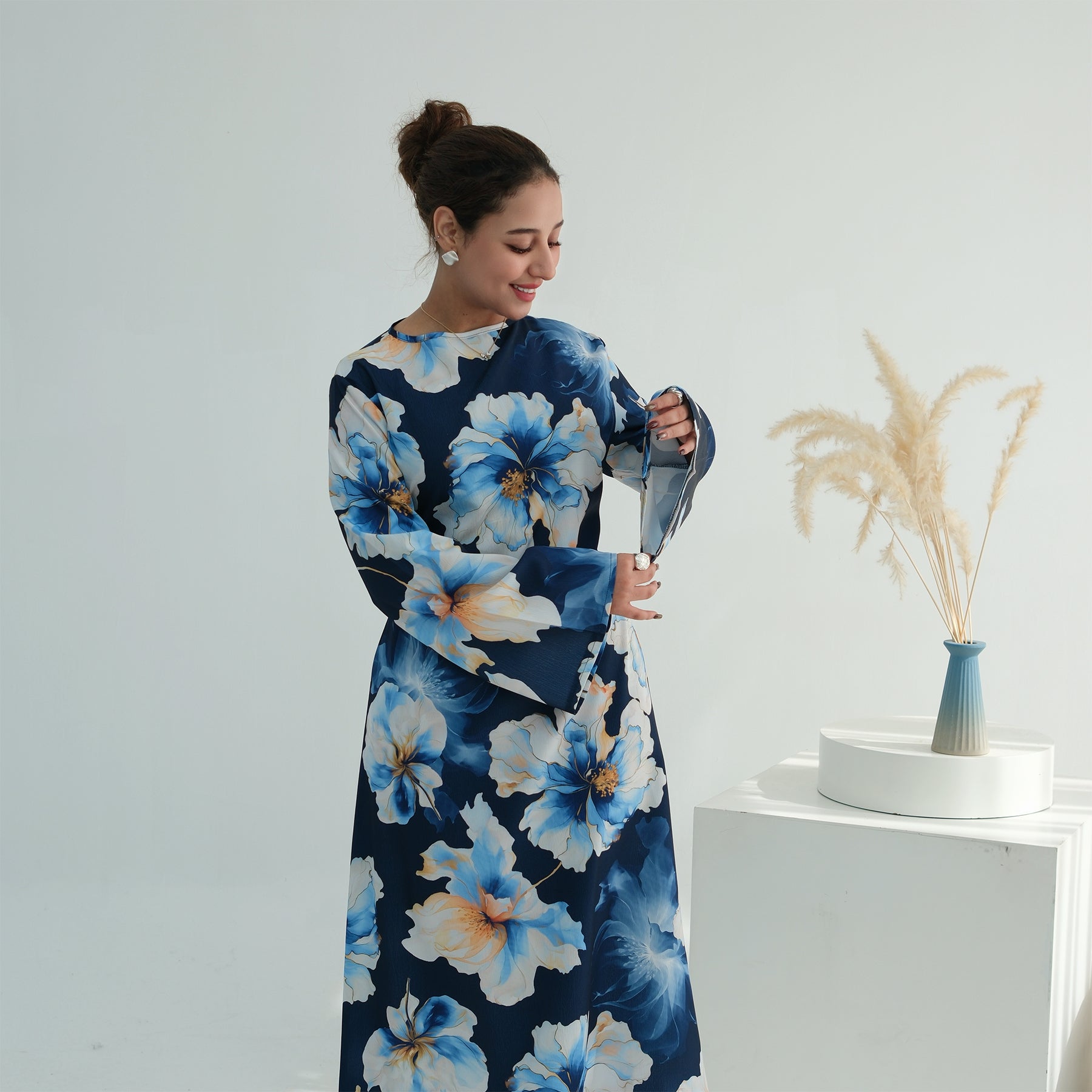 Fashionable European, American, and Middle Eastern floral-print dress/robe LR1123