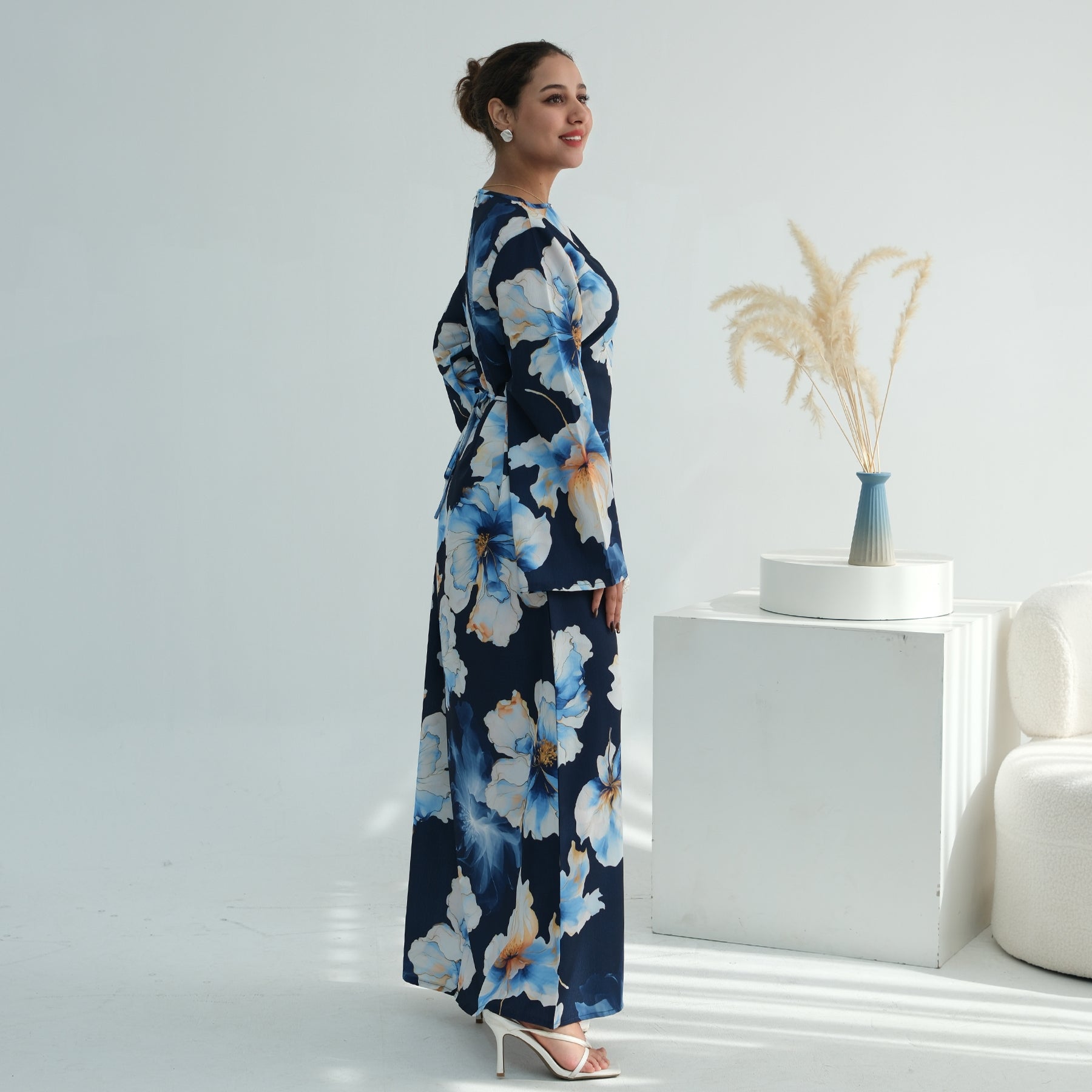Fashionable European, American, and Middle Eastern floral-print dress/robe LR1123