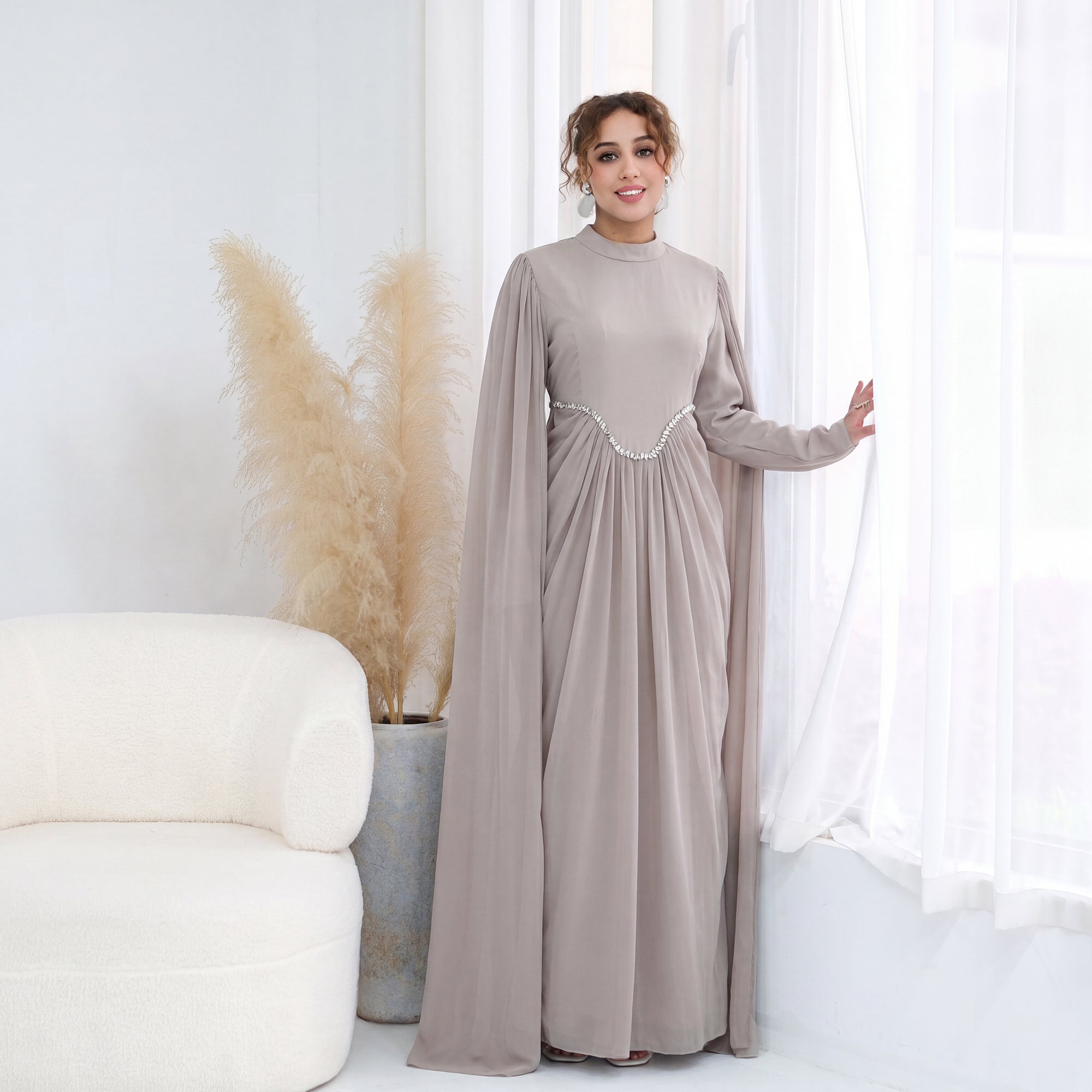 Long-sleeved dress with small high collar and diamond embellishment LR1168