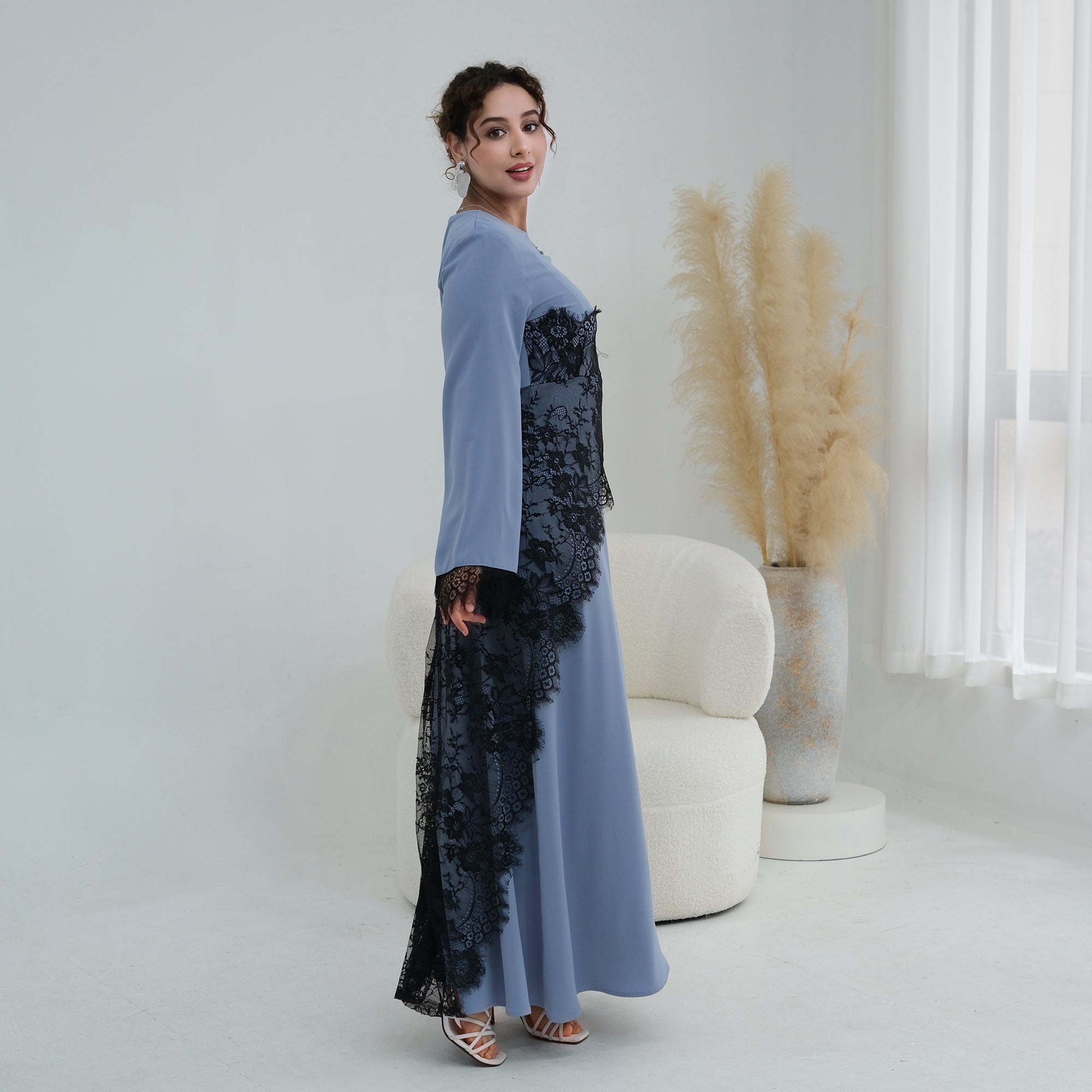 Loriya's new large-size long-sleeved lace-trimmed fitted waist dress LR1174