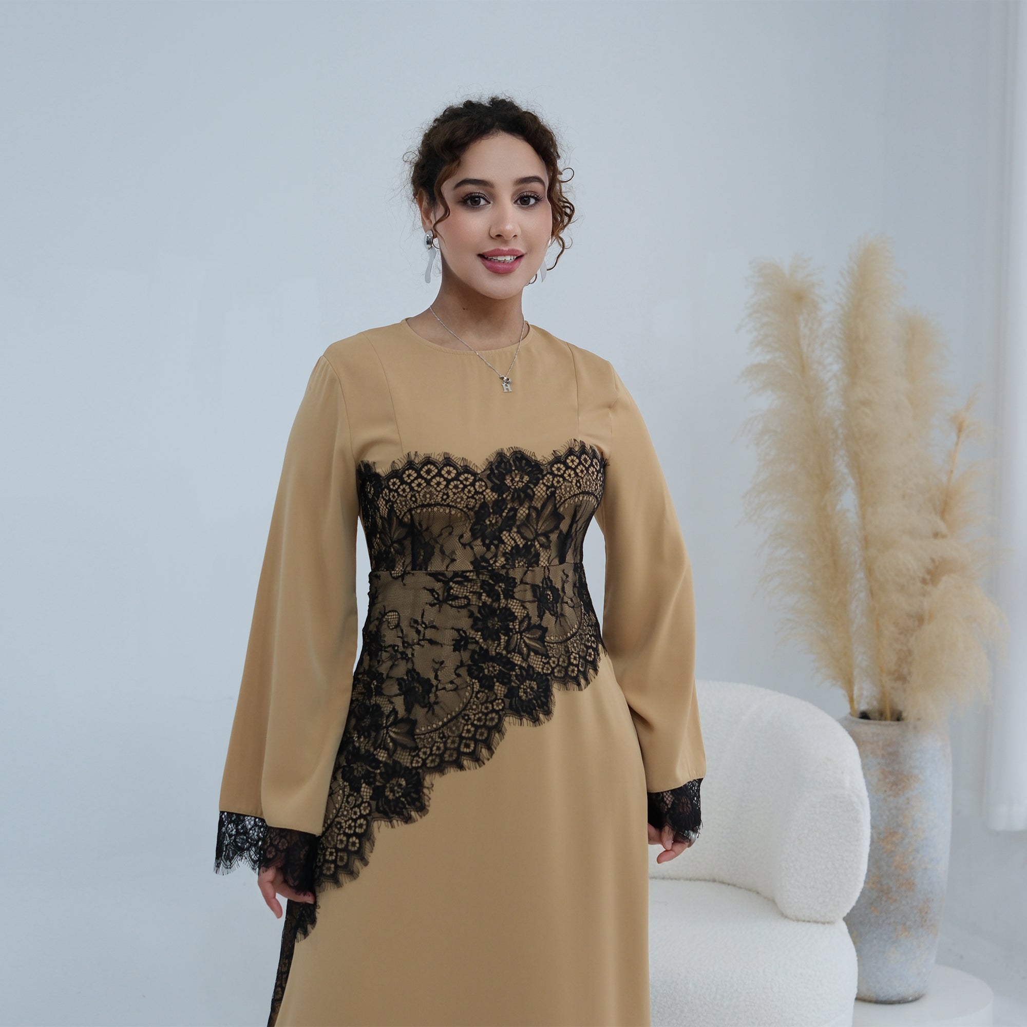 Loriya's new large-size long-sleeved lace-trimmed fitted waist dress LR1174