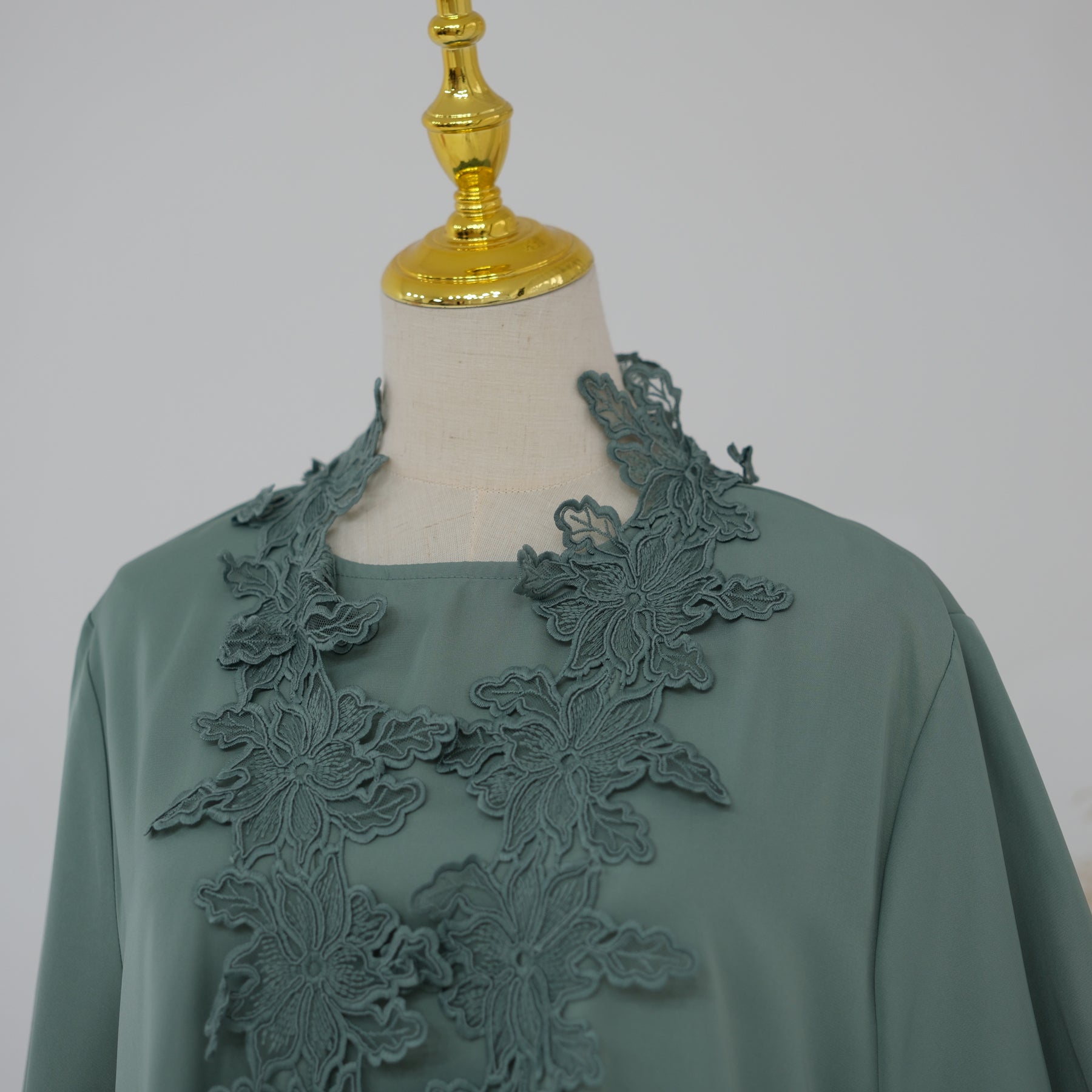 Two-piece set: large-size lace-spliced cardigan + matching dress, LR1184