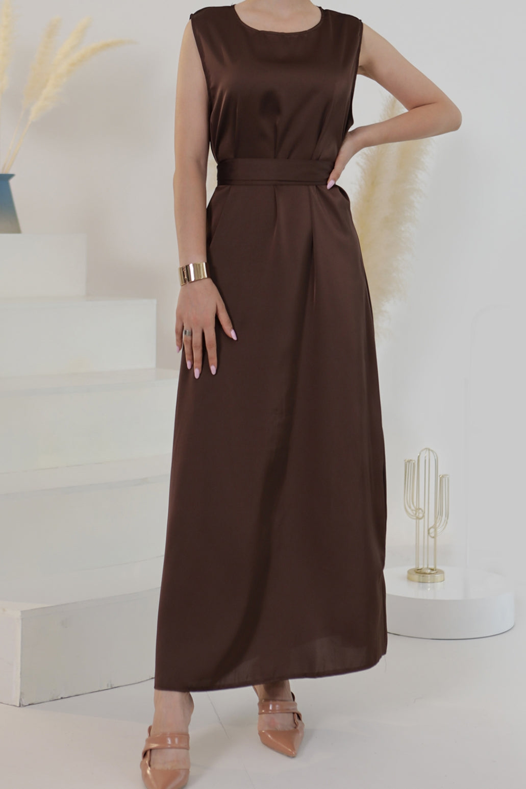 Luna 2PCS Crystal Beads Sleeves Satin Abaya Set with Crystal Chain - Coffee - Meliza