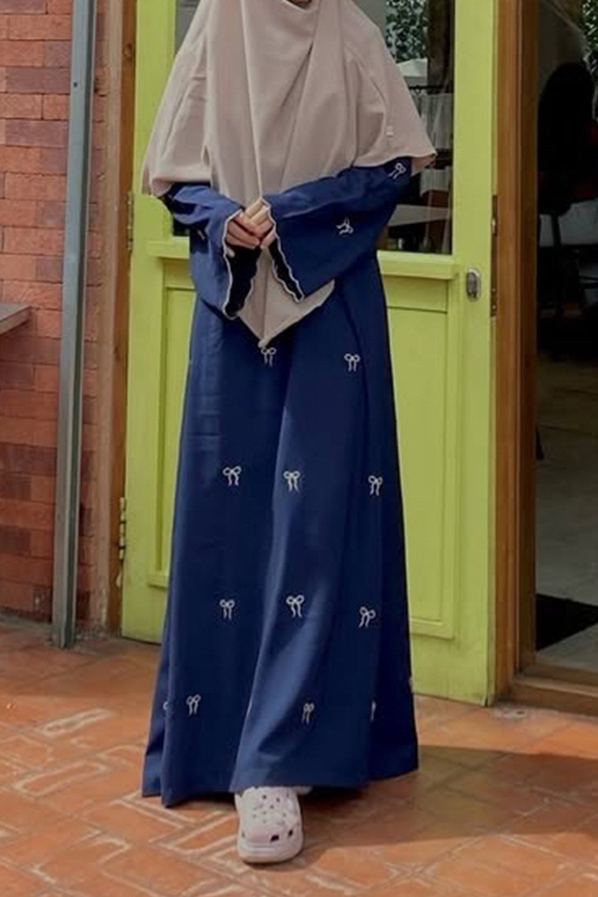 Sahar Loose-Fit Abaya with Embroidered Bow Detail 1000 - Navy