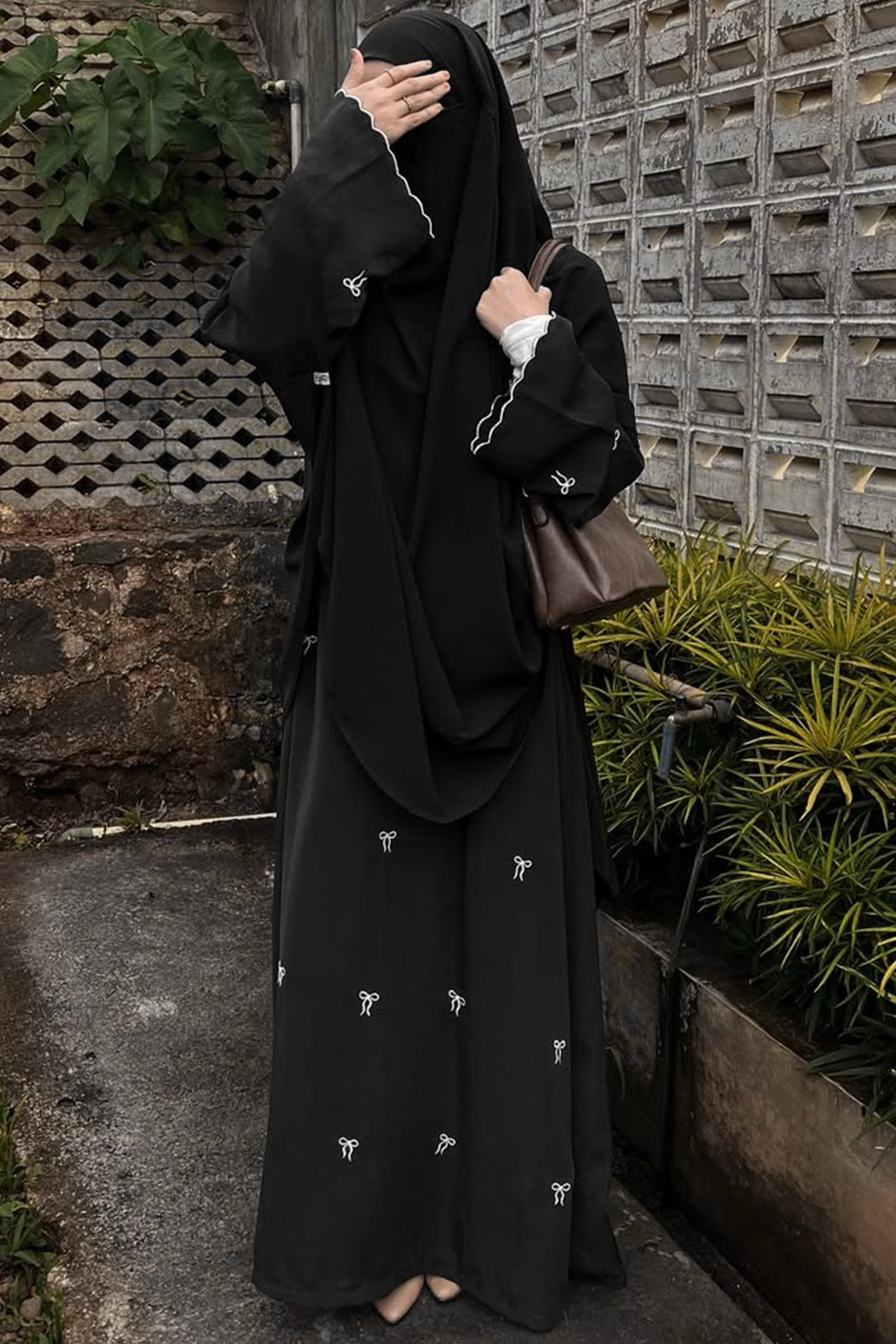 Sahar Loose-Fit Abaya with Embroidered Bow Detail 1000 - Black