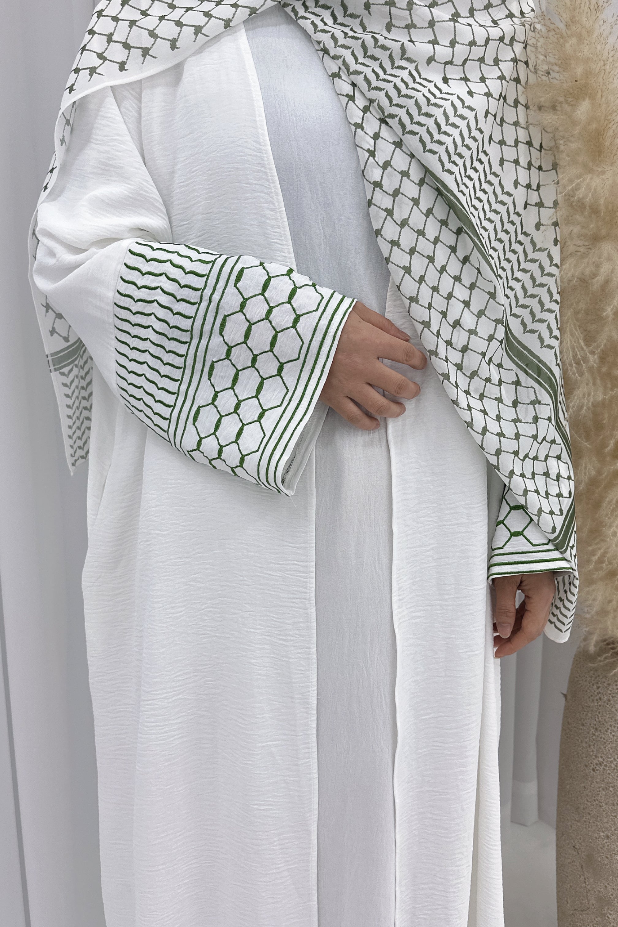 NEW Danya Keffiyeh Inspired  Peace Dove Pattern Embroidery Modest Open Abaya 768 - Green