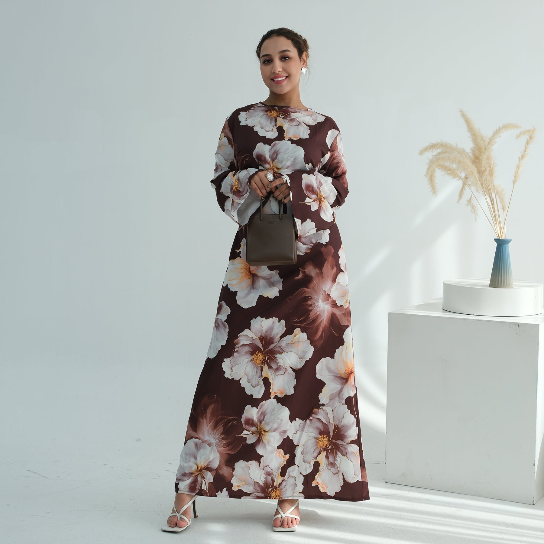 Fashionable European, American, and Middle Eastern floral-print dress/robe LR1123