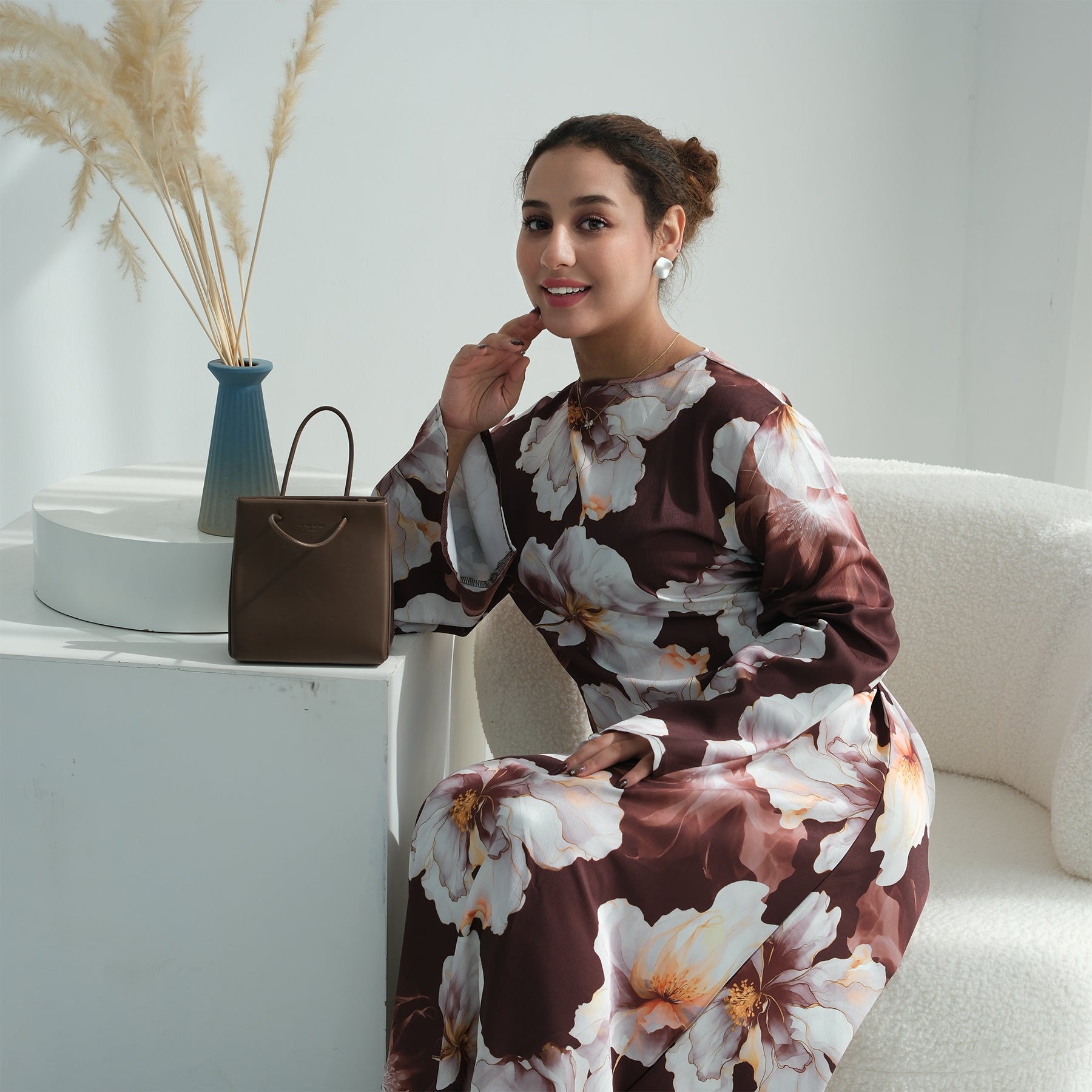 Fashionable European, American, and Middle Eastern floral-print dress/robe LR1123