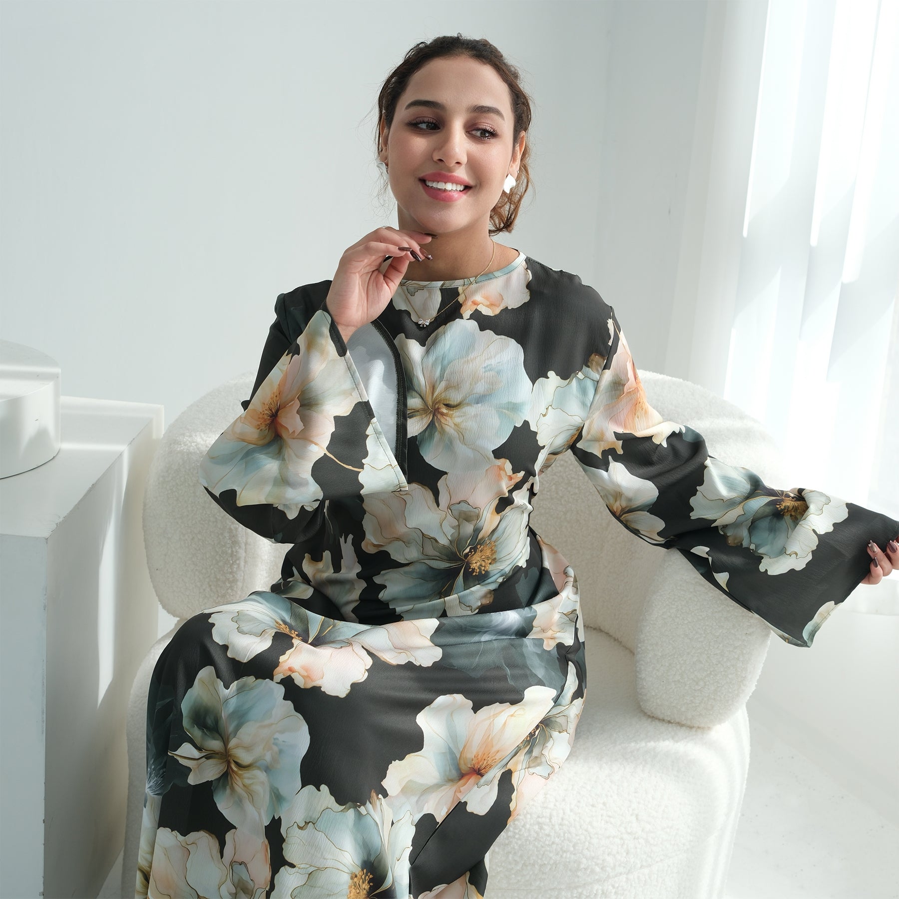Fashionable European, American, and Middle Eastern floral-print dress/robe LR1123