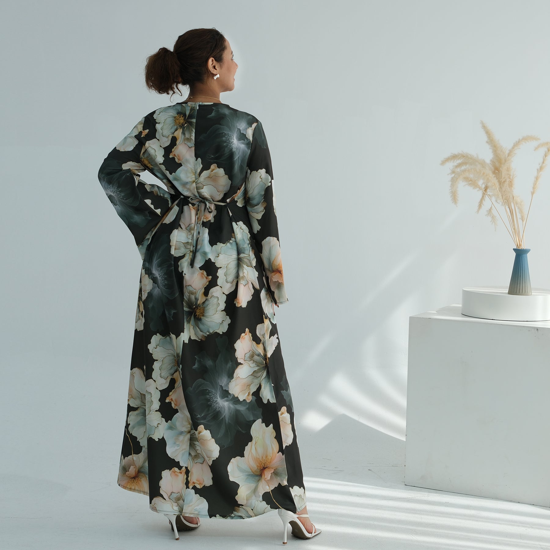 Fashionable European, American, and Middle Eastern floral-print dress/robe LR1123