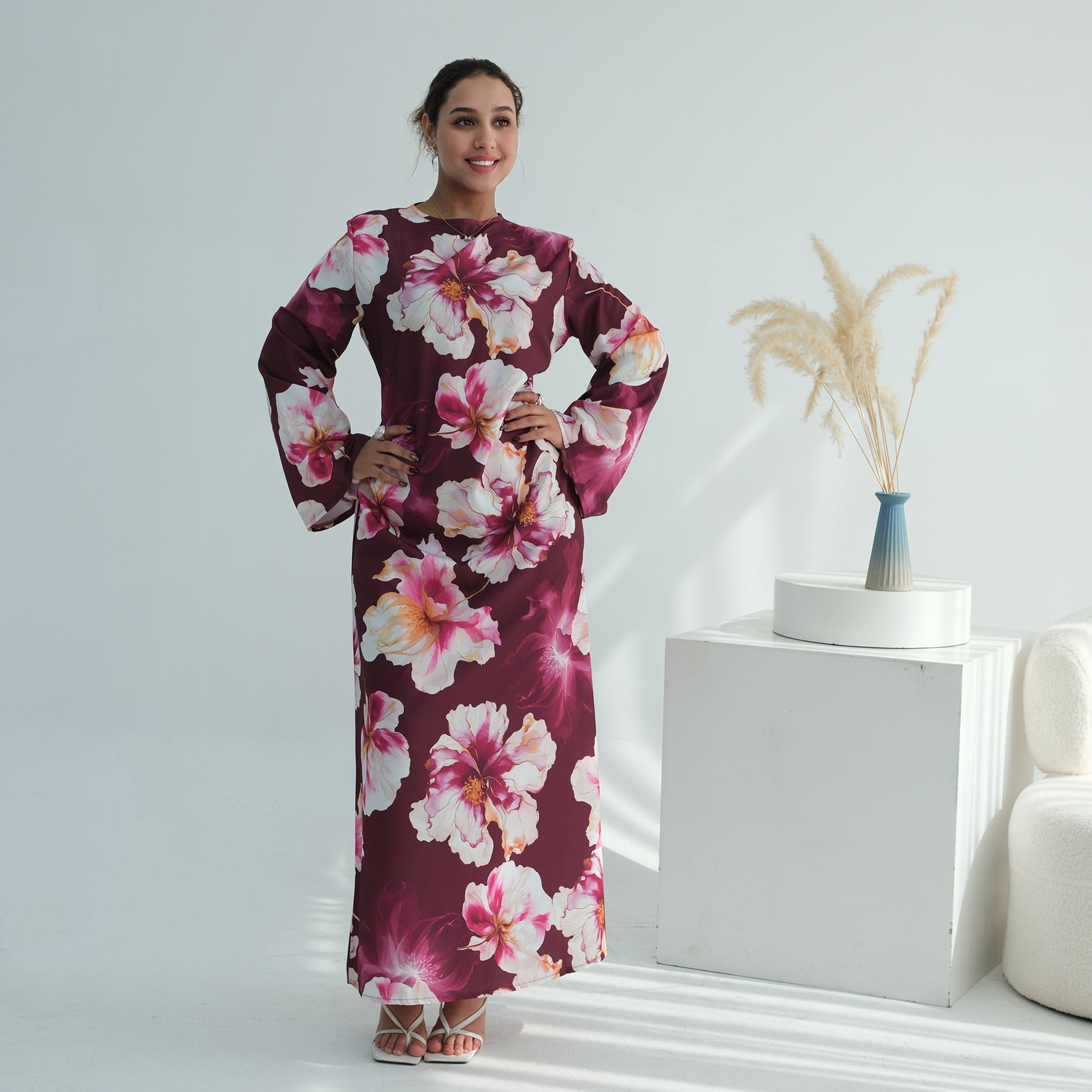 Fashionable European, American, and Middle Eastern floral-print dress/robe LR1123