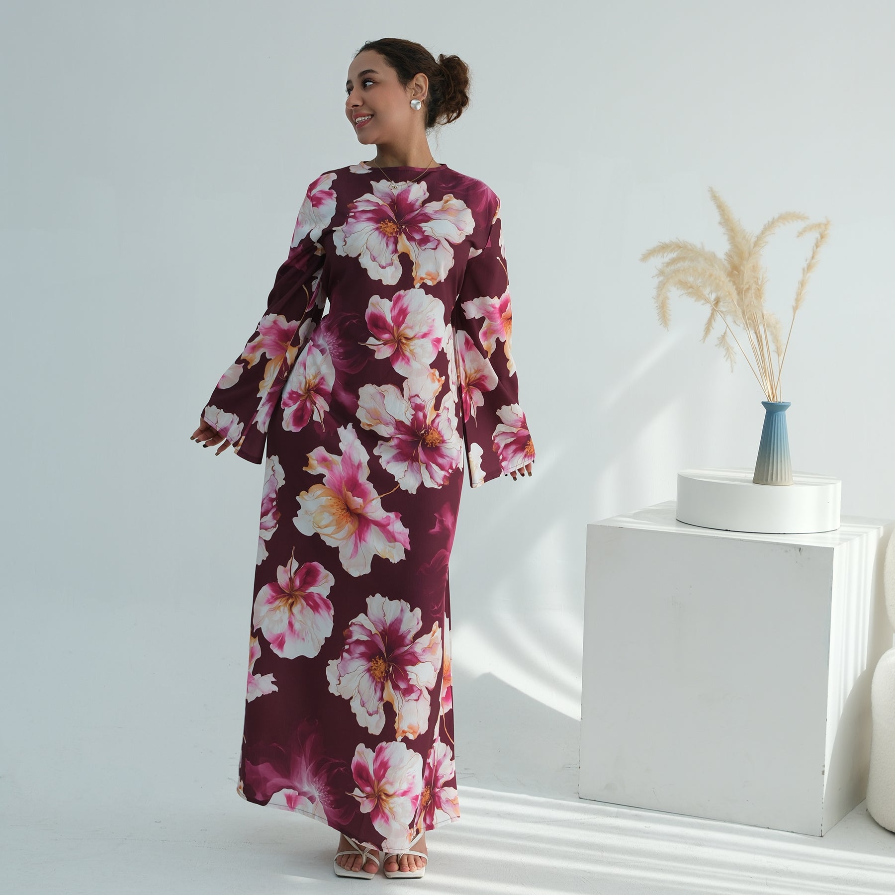 Fashionable European, American, and Middle Eastern floral-print dress/robe LR1123