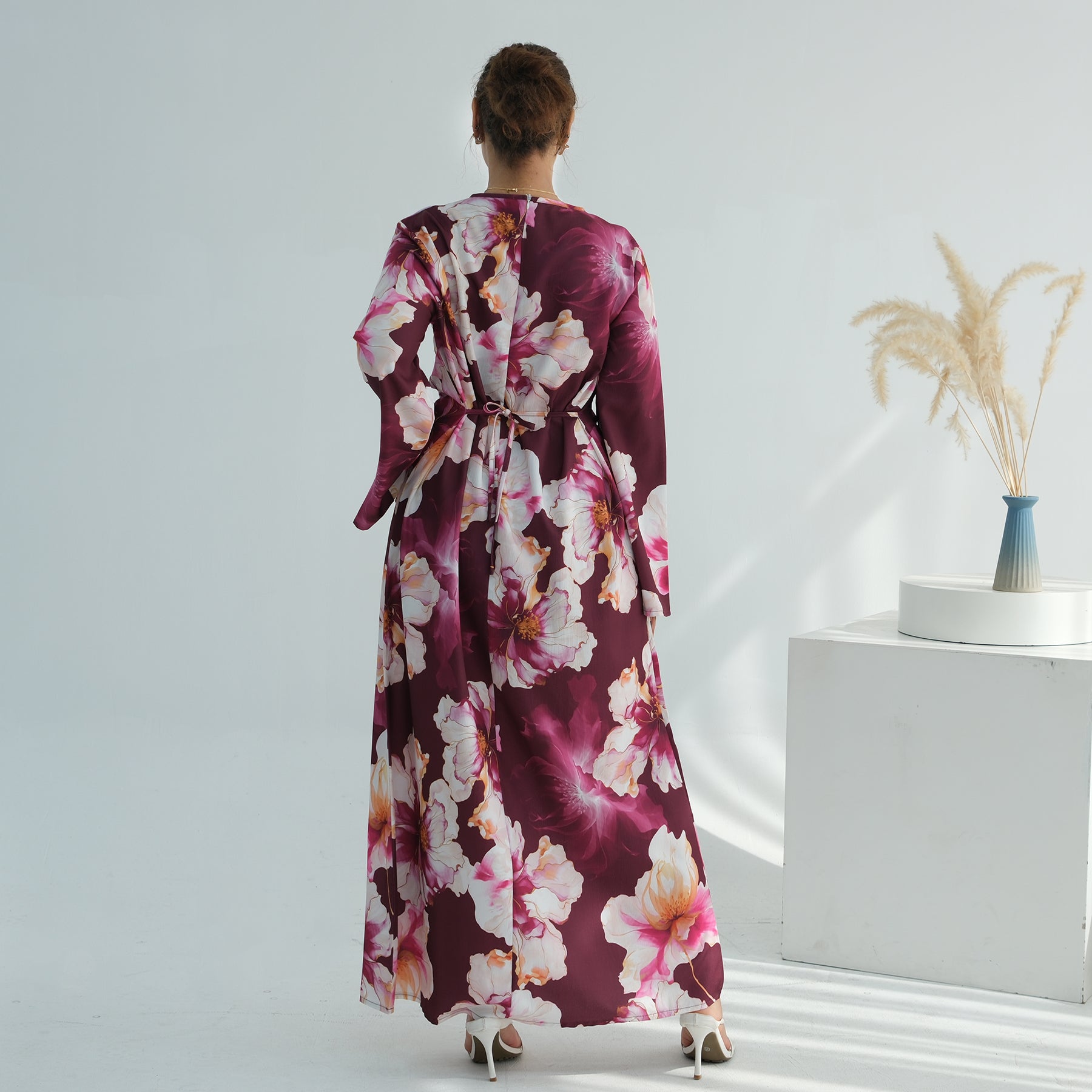 Fashionable European, American, and Middle Eastern floral-print dress/robe LR1123