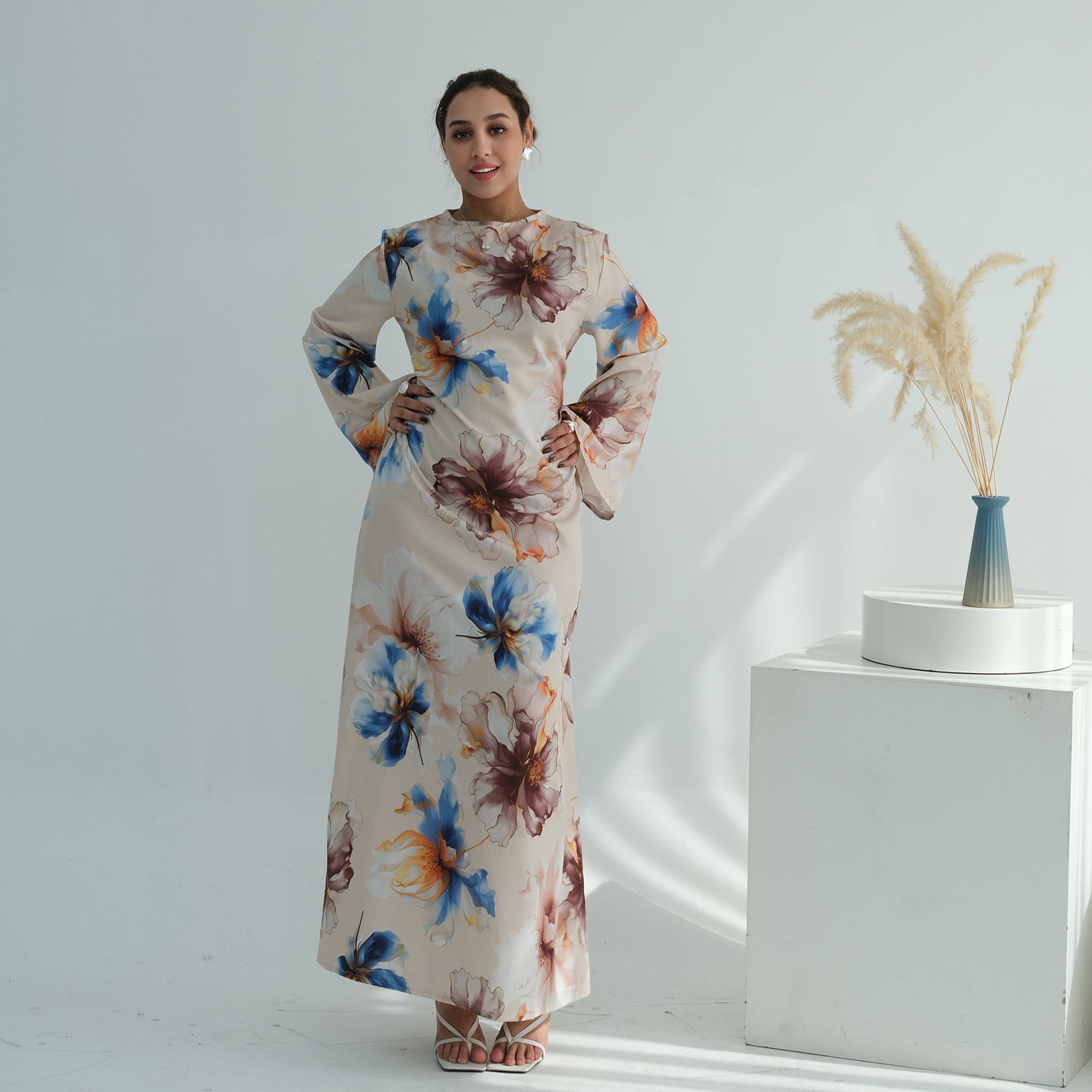 Fashionable European, American, and Middle Eastern floral-print dress/robe LR1123