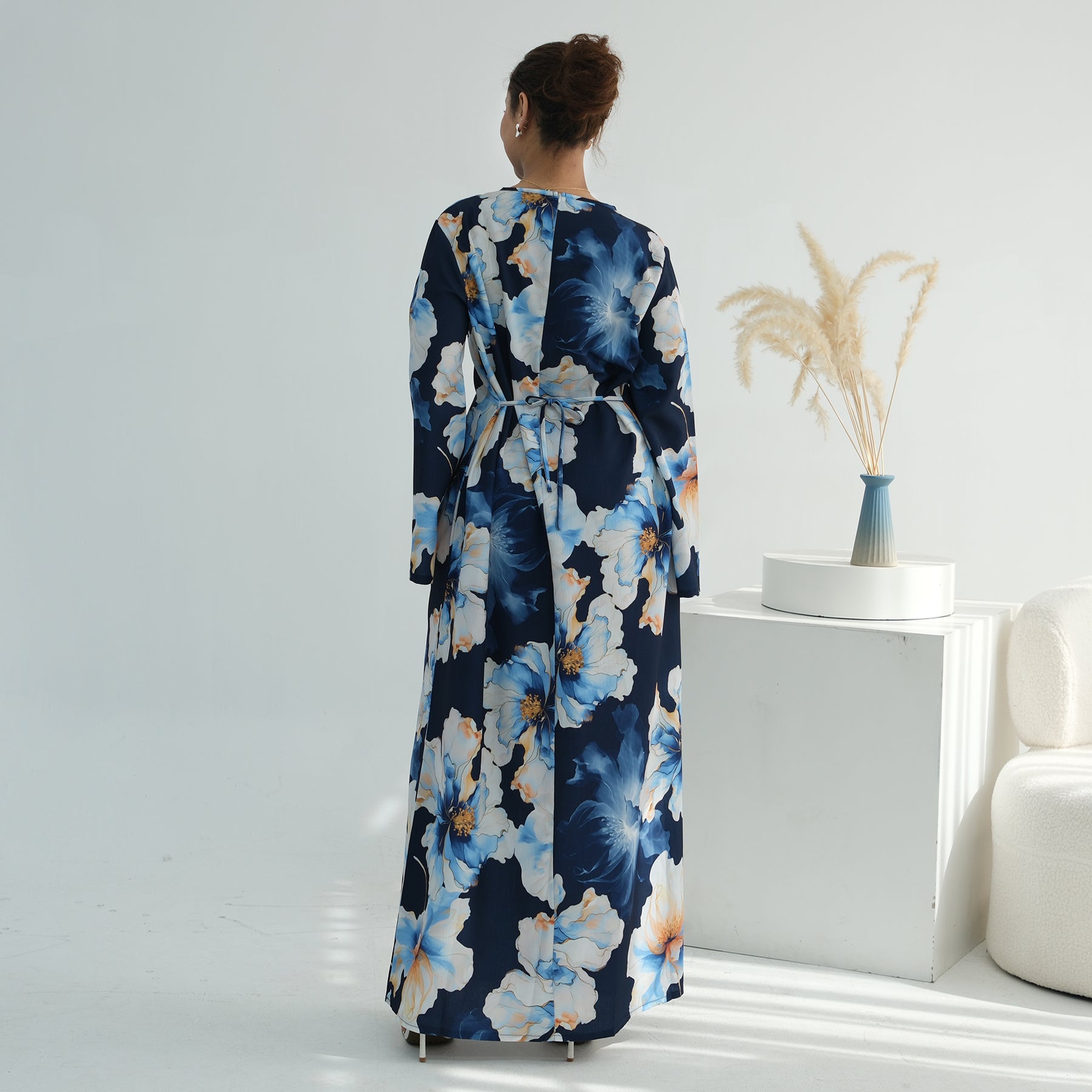 Fashionable European, American, and Middle Eastern floral-print dress/robe LR1123