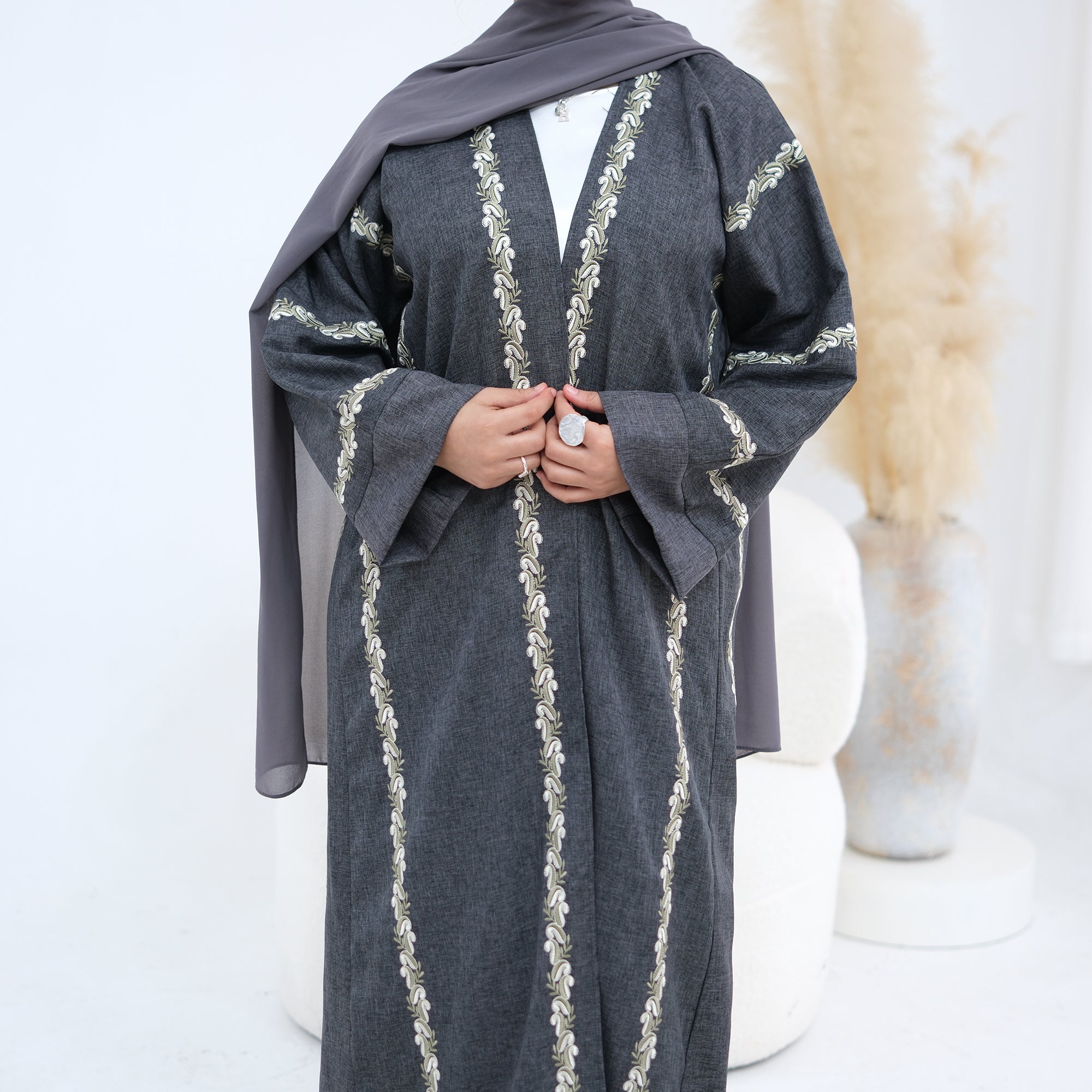Exquisite large-size embroidered cardigan LR1153headscarf-free