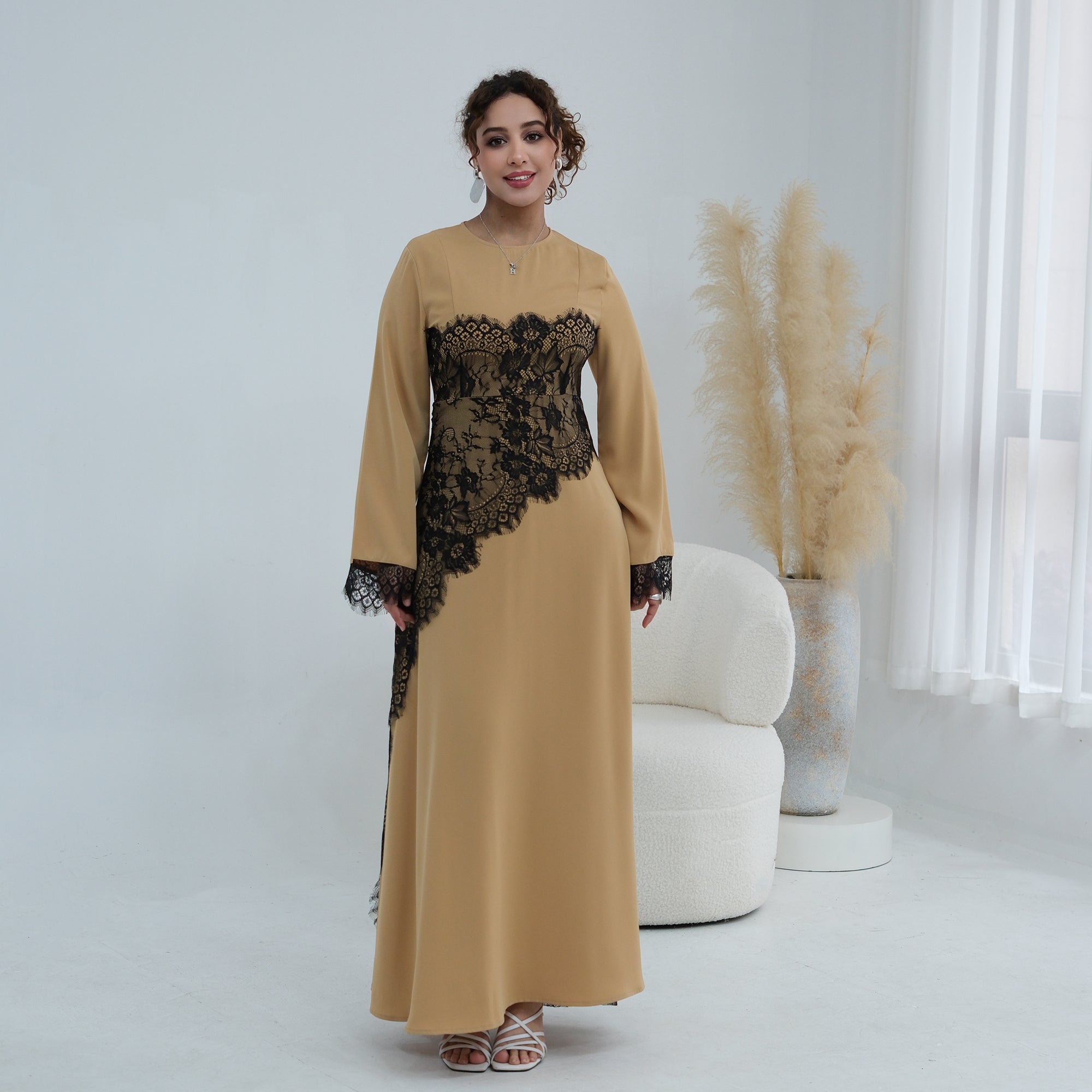 Loriya's new large-size long-sleeved lace-trimmed fitted waist dress LR1174