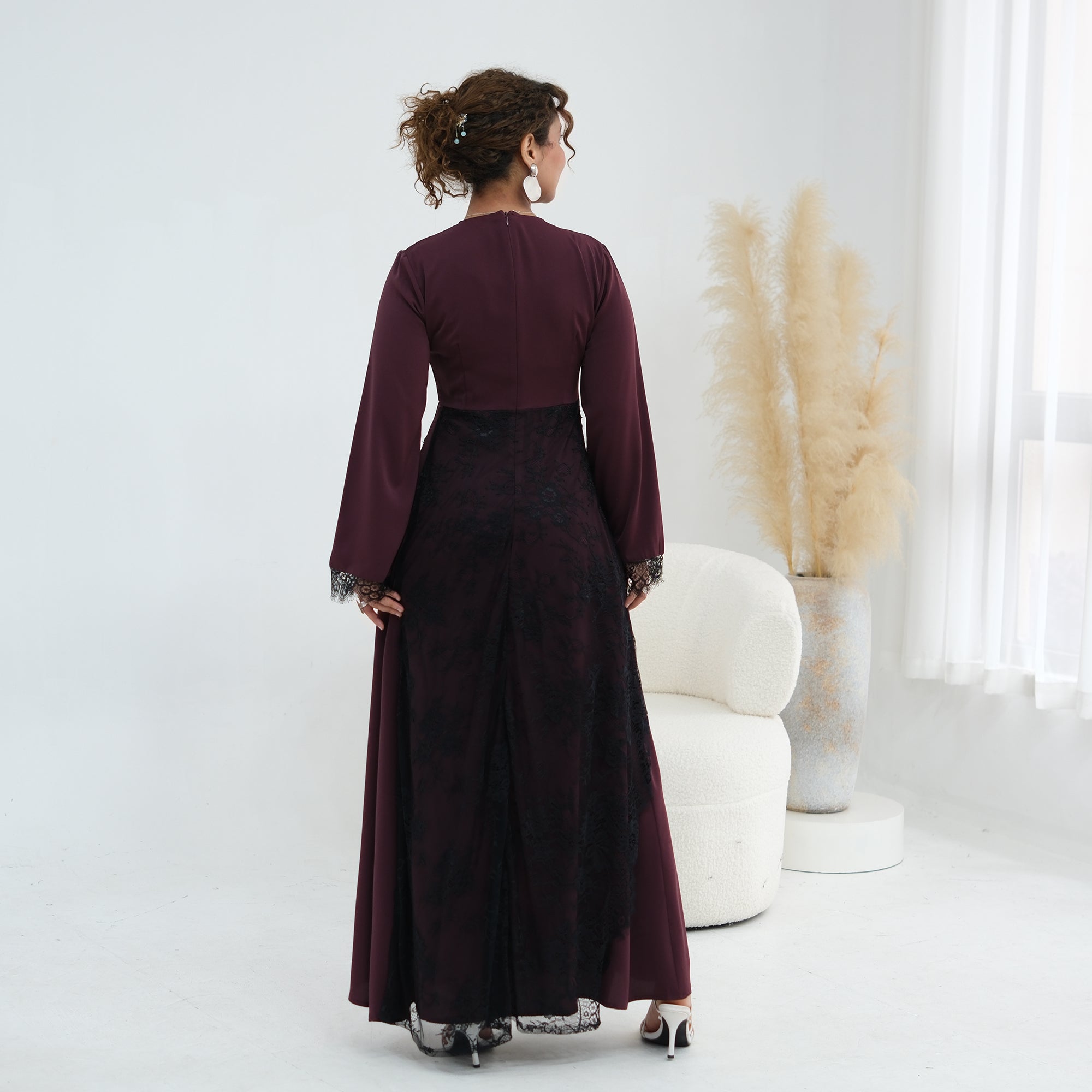 Loriya's new large-size long-sleeved lace-trimmed fitted waist dress LR1174