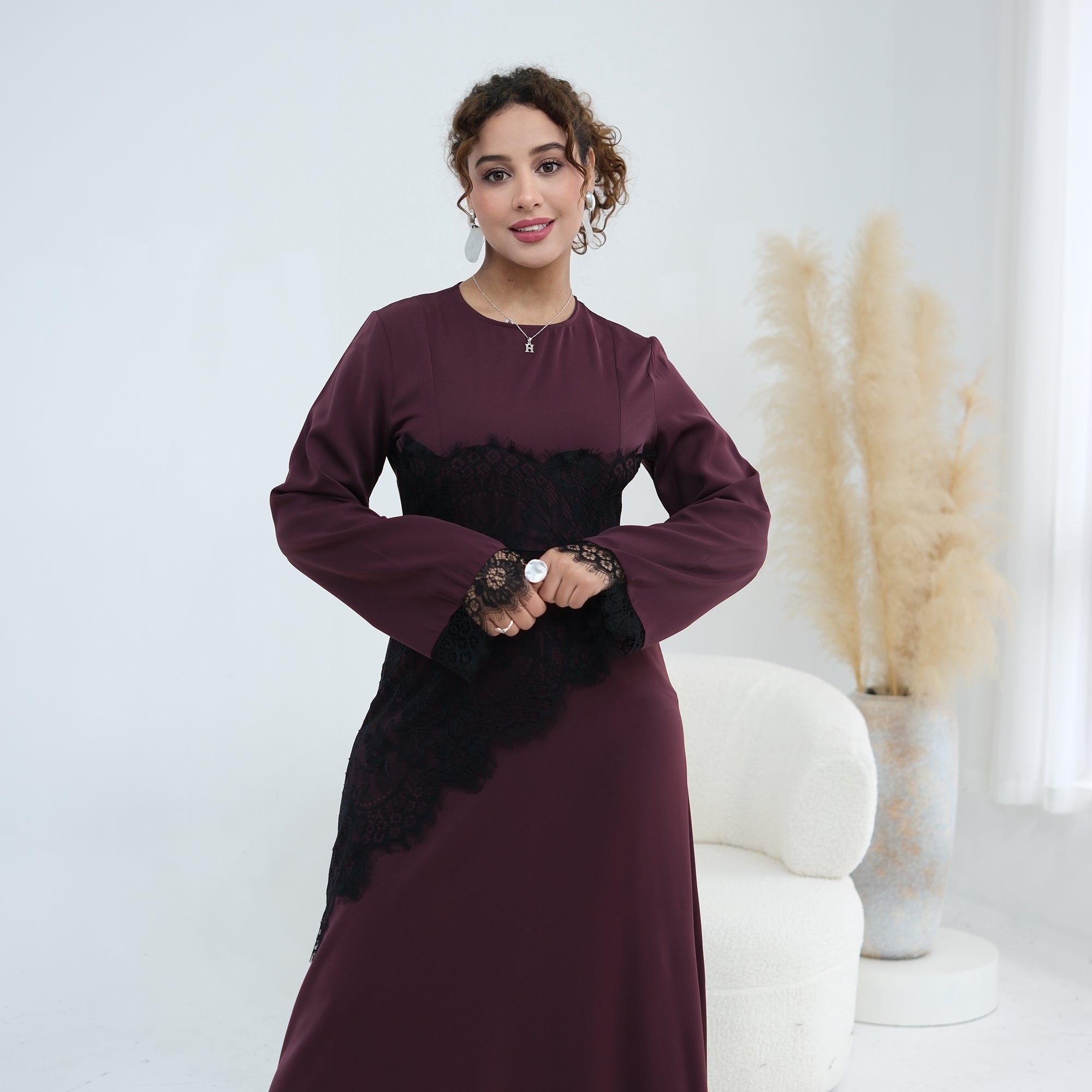 Loriya's new large-size long-sleeved lace-trimmed fitted waist dress LR1174