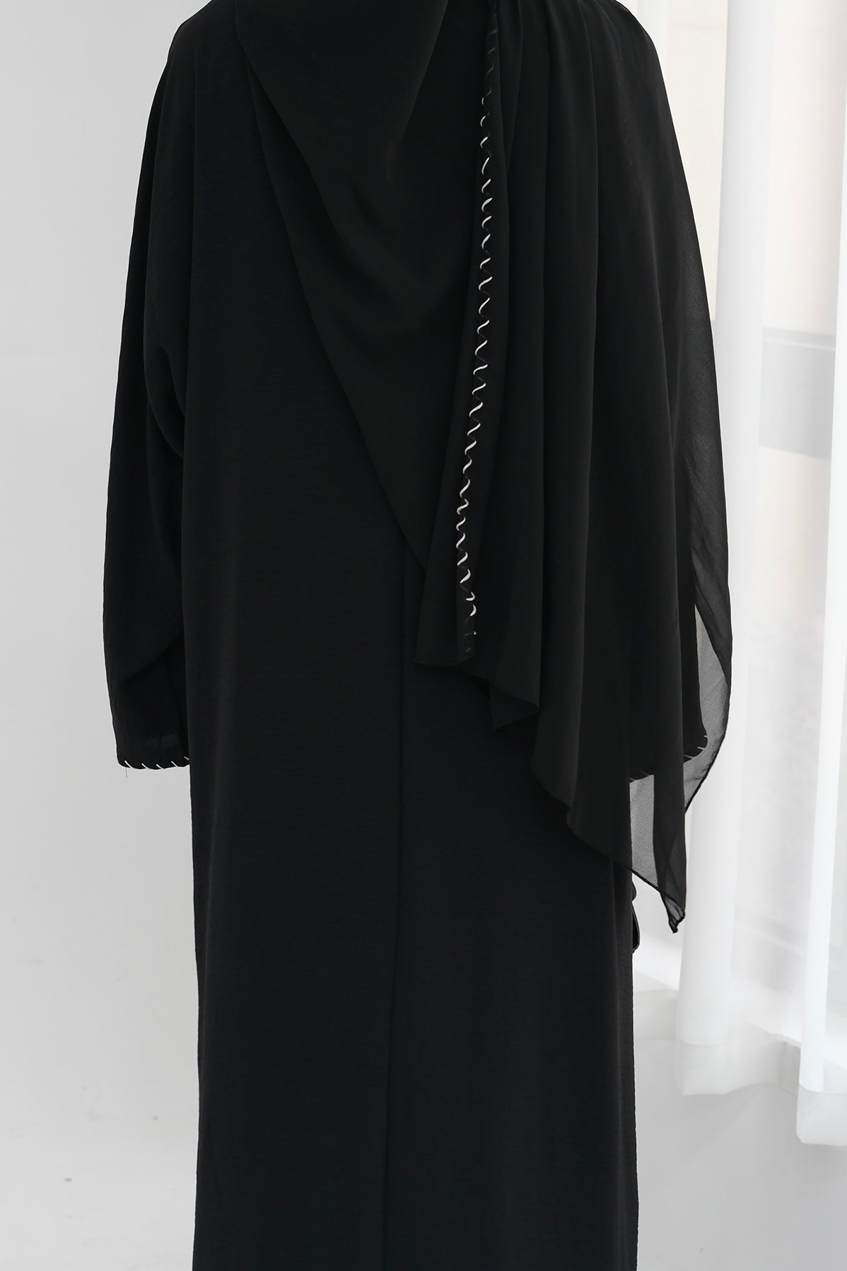 Farah Embroidered Modest Open Abaya 825 - Black