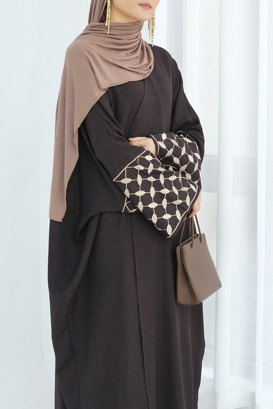 Alice Keffiyeh-Inspired Embroidery Open Abaya 837 - Coffee