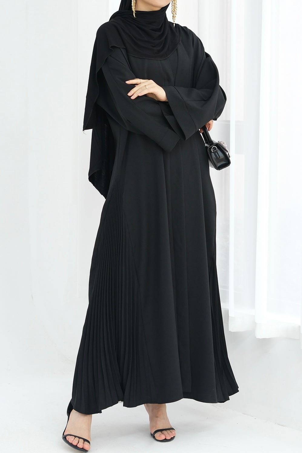 Haniya Pleated Design Open Abaya 850-Black