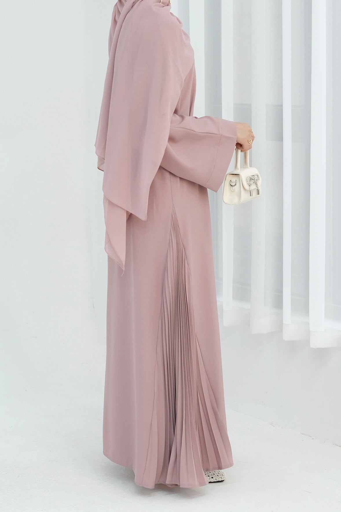 Haniya Pleated Design Open Abaya 850-Pink