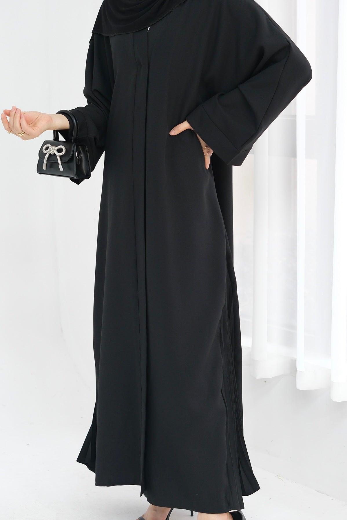 Haniya Pleated Design Open Abaya 850-Black